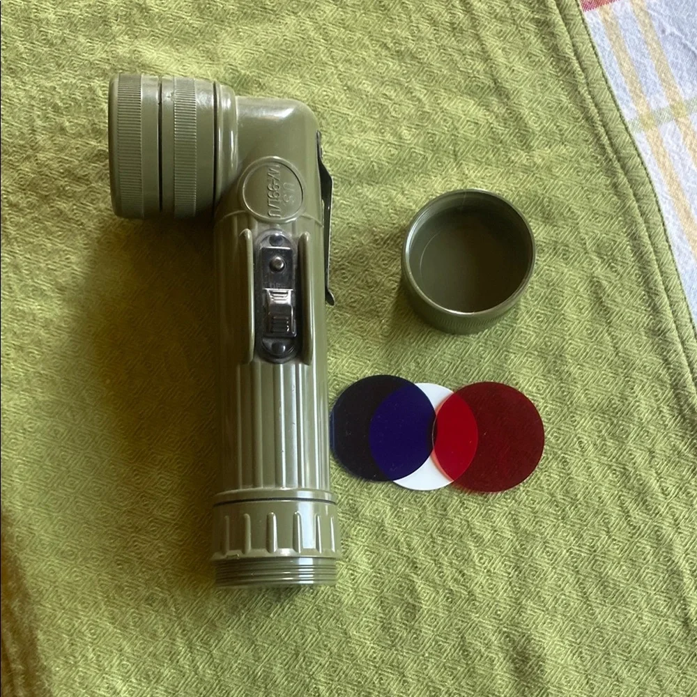 Vintage GT Price U.S. Military flashlight with white/red/blue color filters